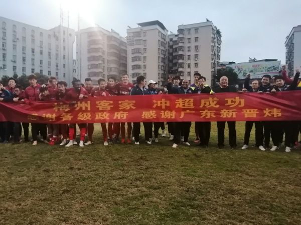 拜仁此前在德甲1-5惨败法兰克福，赛后拜仁旧将托马斯-海尔默炮轰了球队。